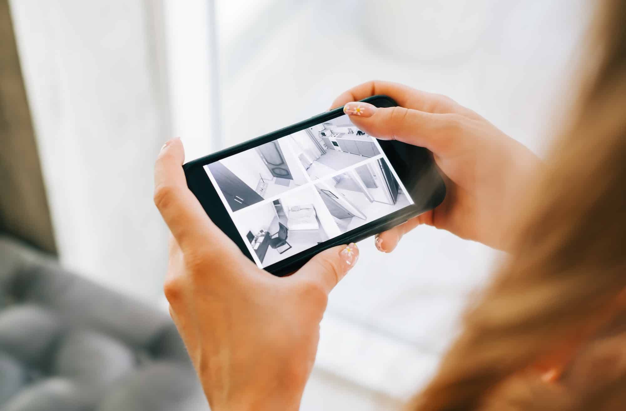 Viewing CCTV cameras live on a smartphone
